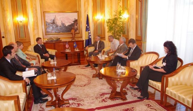 Krasniqi, ABD Eski Başkan Adayı Dean'i Bilgilendirildi