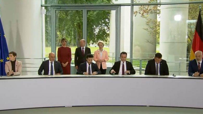 Berlin Zirvesi’nde Batı Balkan Ülkeler Liderleri Üç Anlaşma İmzaladı
