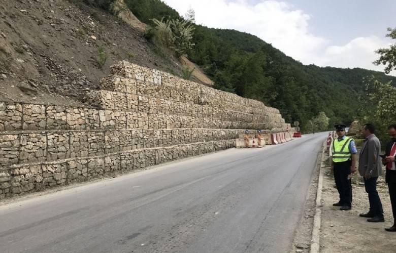 Kaçanik-Elezhan Yolu Gündüzleri 10 Gün Ulaşıma Kapanıyor