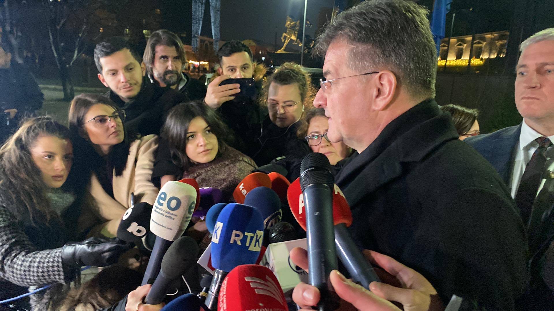 Lajçak: Gerginliği Azaltacak Bir Çözüm Bulmaya Çalışıyoruz