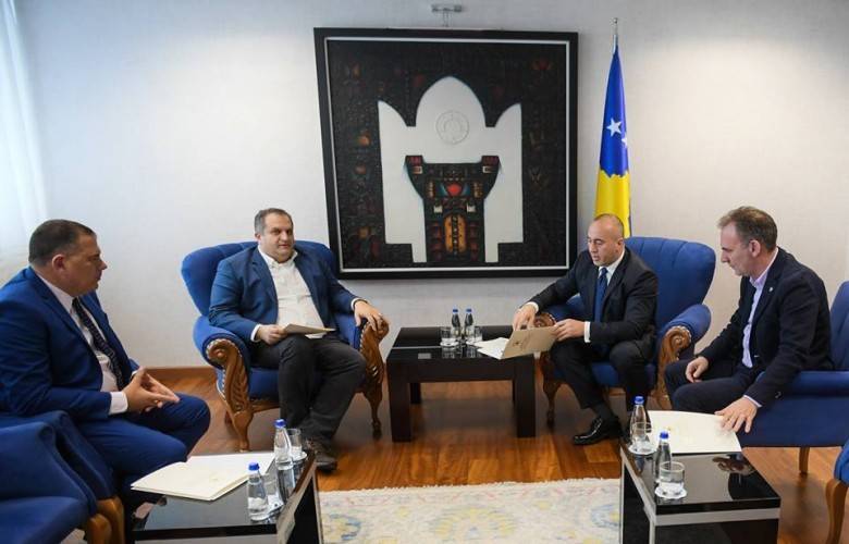 Haradinaj Eşbaşkanları Takdir Etti
