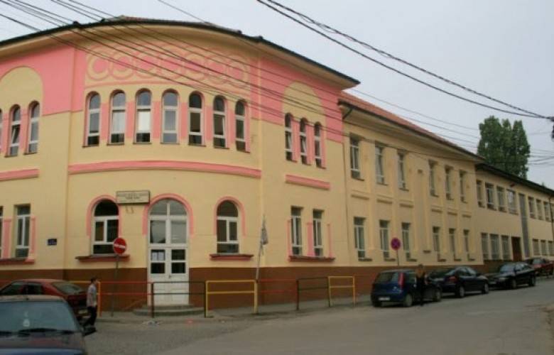 “Elena Gjika” Öğretmenleri de Greve Katılıyor