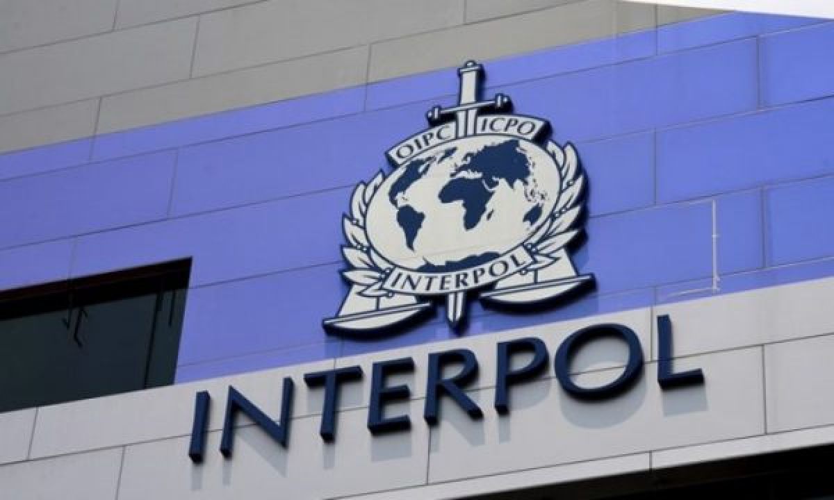 İsviçre'den Kosova'ya İade Edilen Şüpheli Ağır Hırsızlık Suçundan Aranıyordu