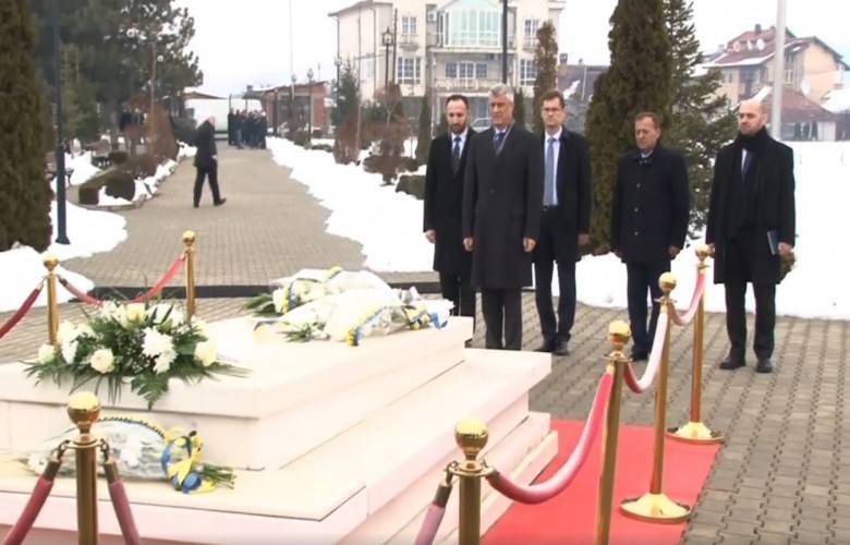 Thaçi, Rugova’yı Mezarı Başında Andı