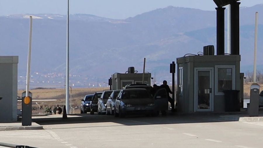 Sırbistan’dan Transit Geçiş Sırasında Bir Kosova Vatandaşı Tutuklandı