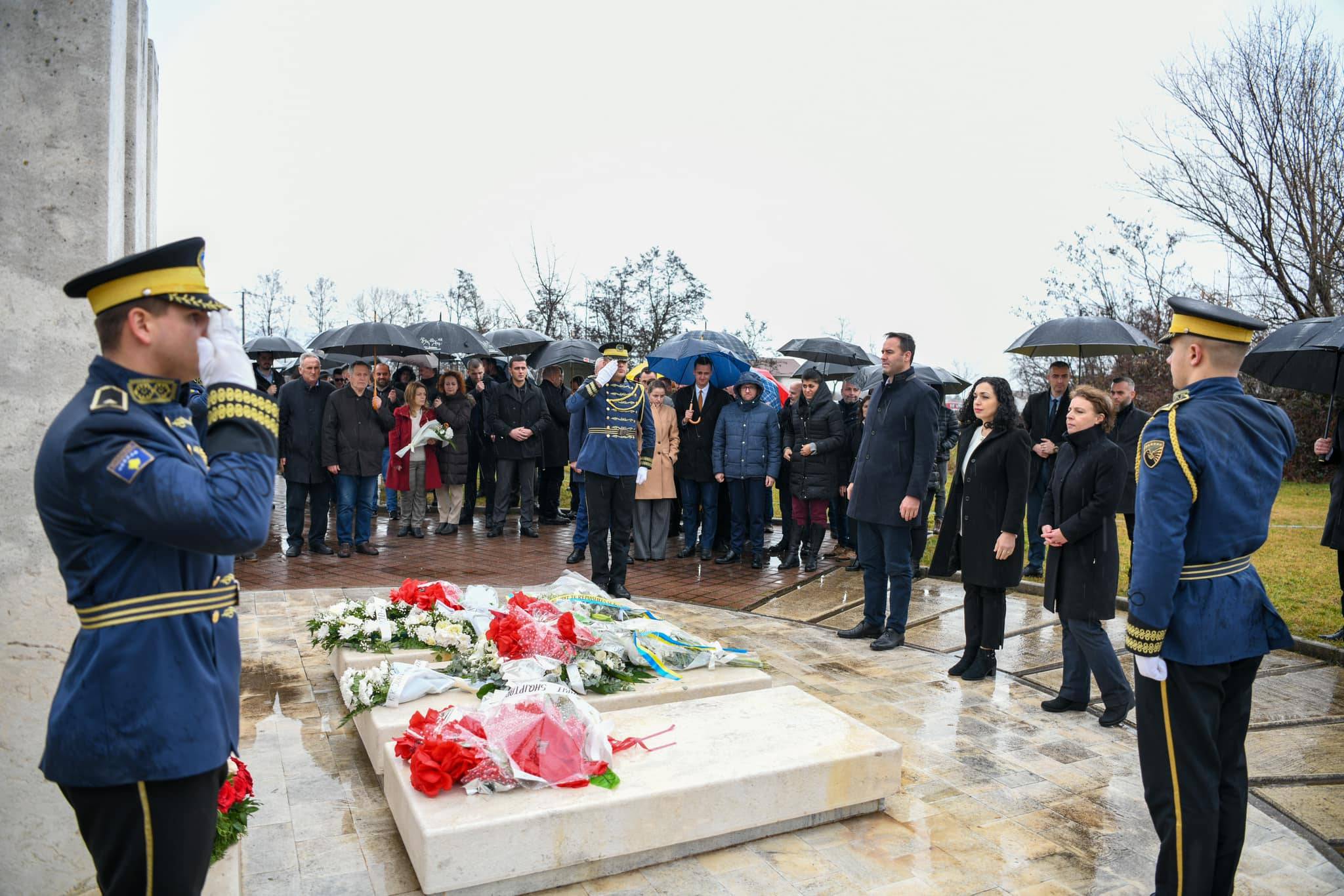 Jusuf ve Bardhosh Gërvalla ile Kadri Zeka Özgürlüğün Sesiydiler