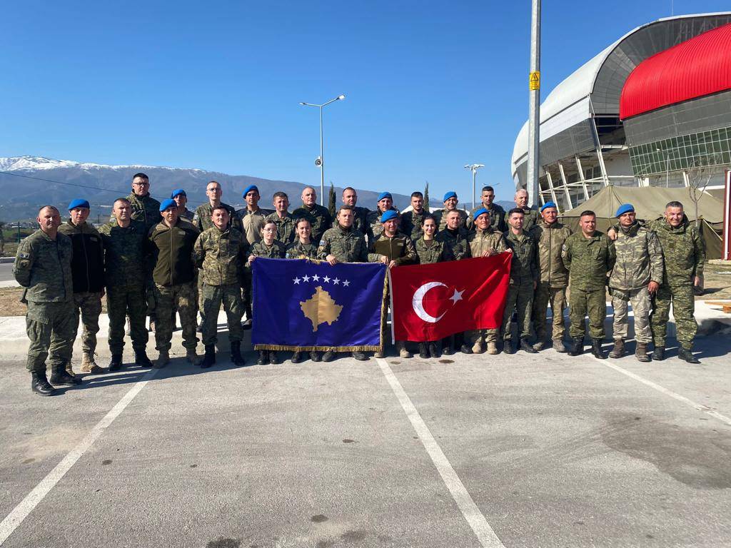 Mehmetçikten  Hatay’daki KGG Ekibine Ziyaret ve Kutlama