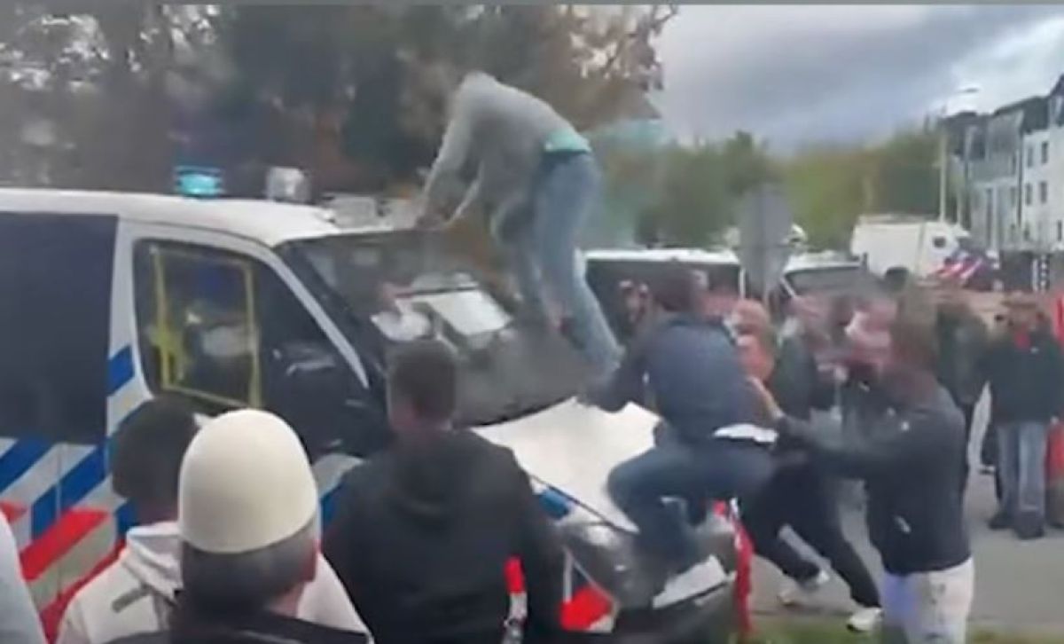 Lahey'de Arnavutlar ile Polis Arasında Çatışma Çıktı