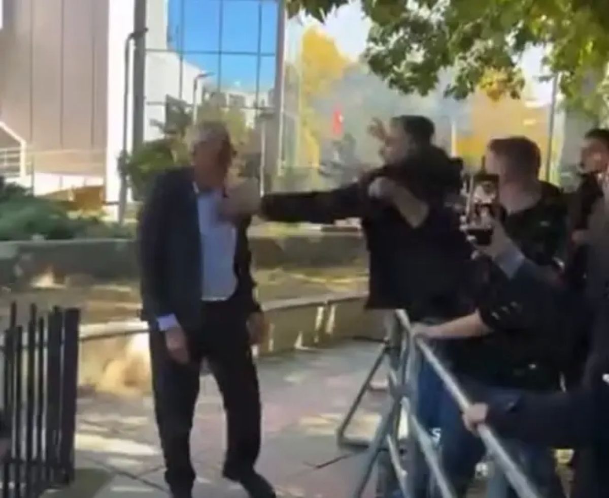 Meclis Önündeki Protestoda Fiziksel Gerginlik