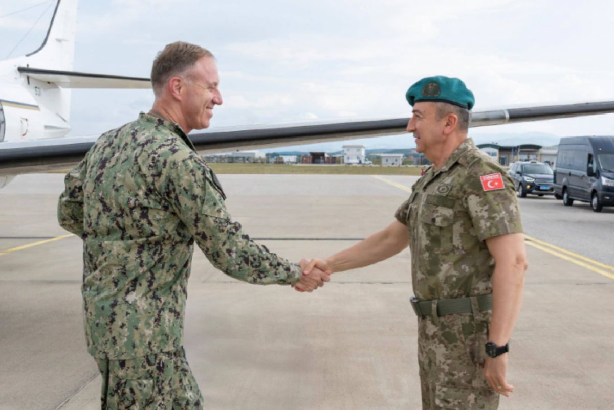 KFOR Komutanı Ulutaş, NATO'lu Amiral Wikoff'u Kosova'da Ağırladı