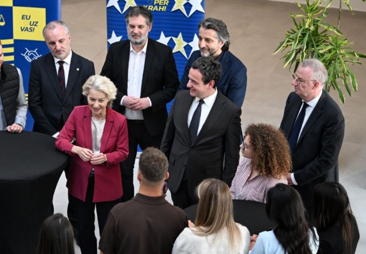 Kurti ve Von der Leyen Priştine Üniversitesi'nin Yeni Fakülte Binasını Ziyaret Etti