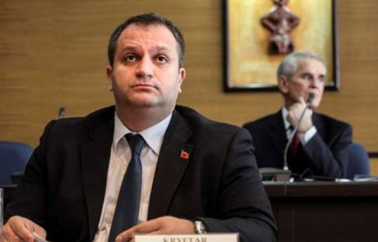 Ahmeti, Priştine Stadyumu’nun Belediyeye Devredilmesini İstiyor