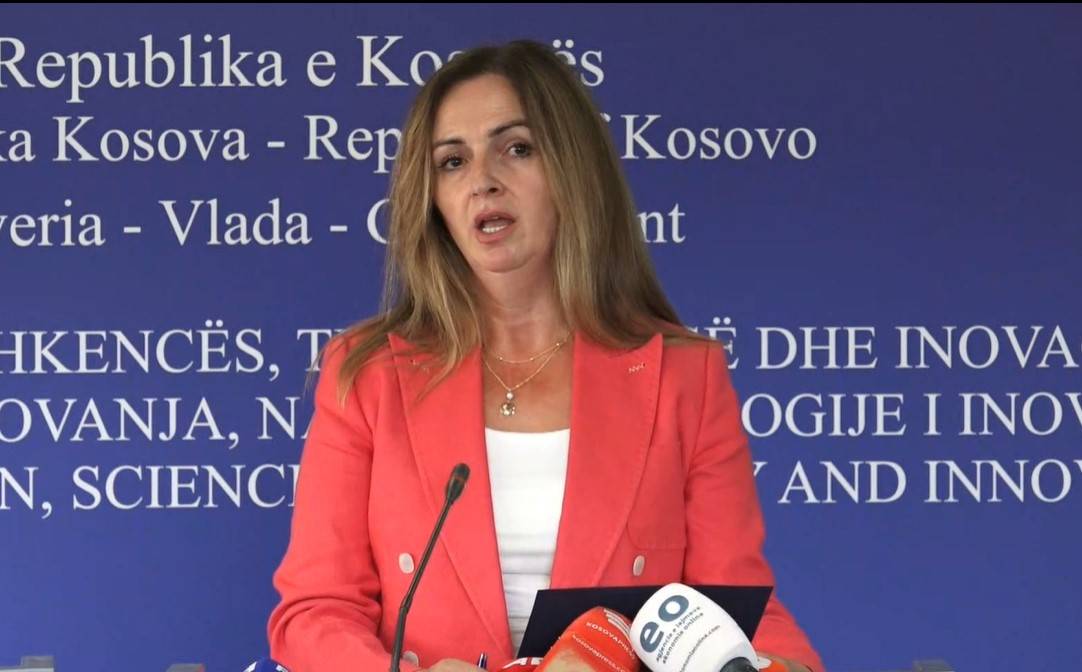 Bakan Nagavci’den Başörtüsü Açıklaması