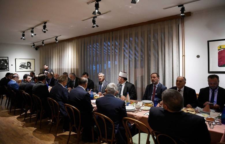 Thaçi’den İftar Yemeği