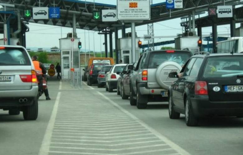 Arnavutluk ve Karadağ Sınırından  62 Binden Fazla Kişi Geçti