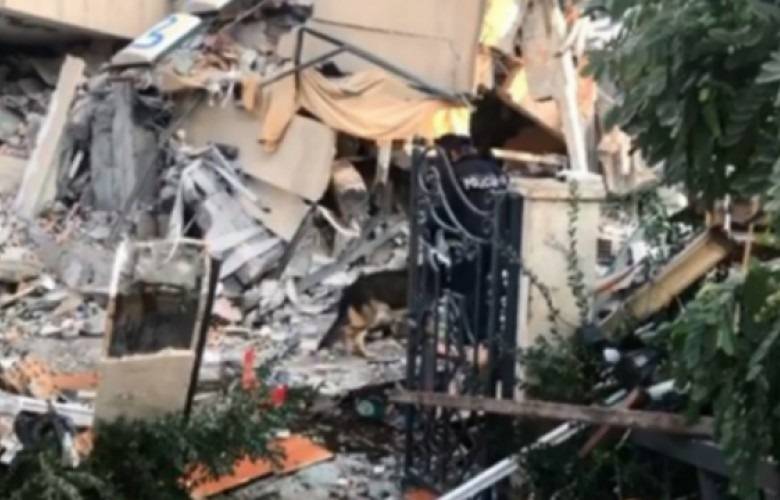 Depremde Yıkılan Bir Otelde İki Kosovalı