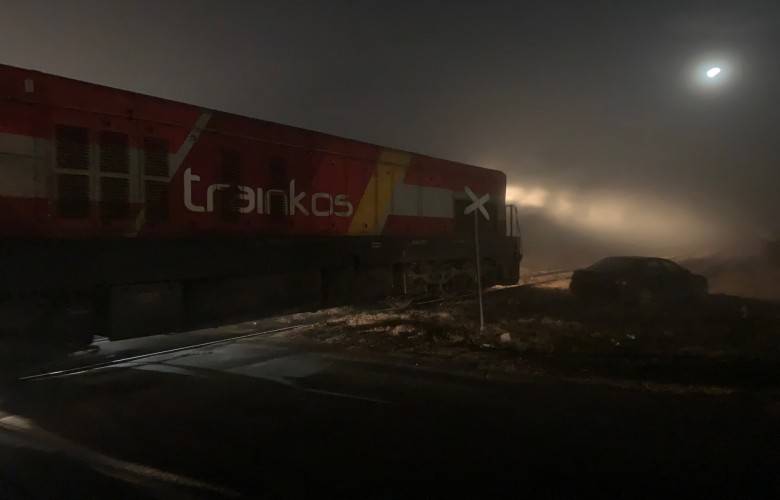 Havalimanı Yakınlığında Tren Arabaya Çarptı