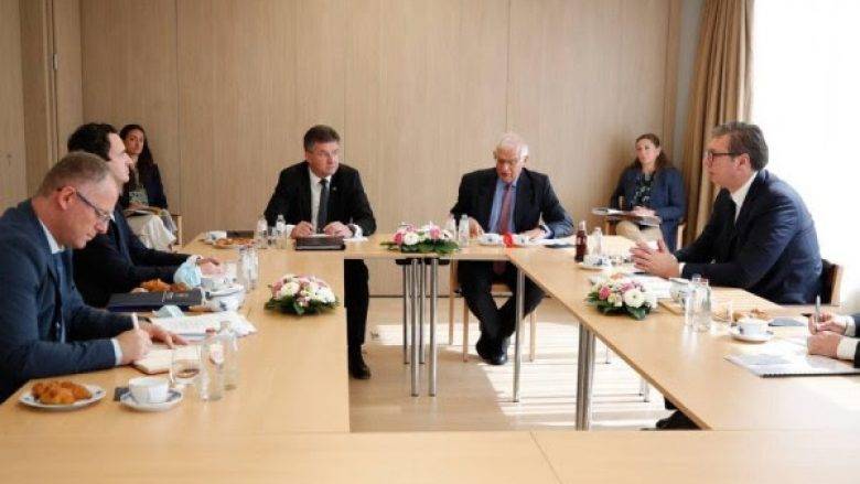 Plakalar Toplantısının Başarısızlığı, Kurti-Vuçiç Görüşmesini Gerektiriyor