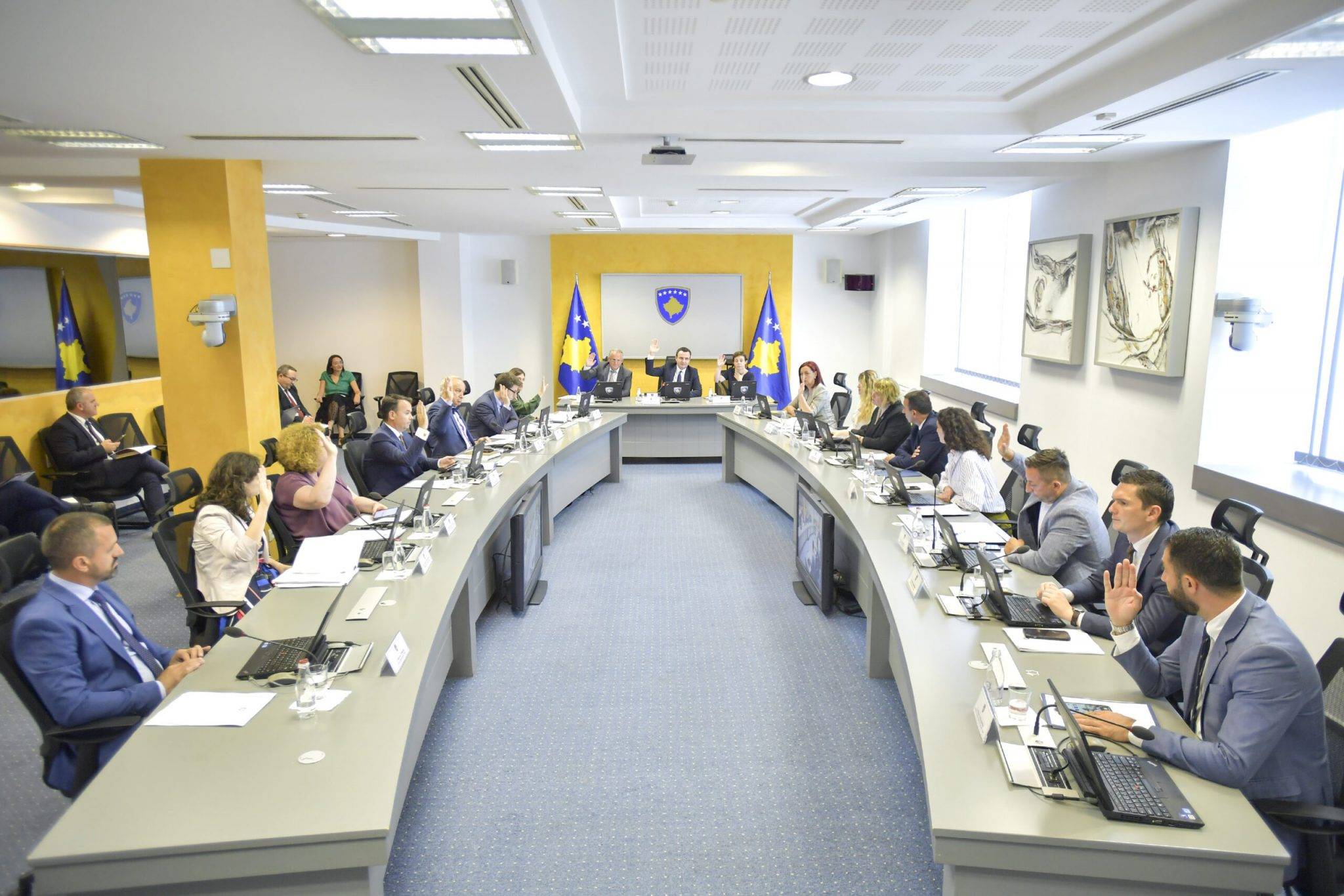 Hükümet KEK ve KOSTT’a 37 Milyon Euro Tahsis Etti