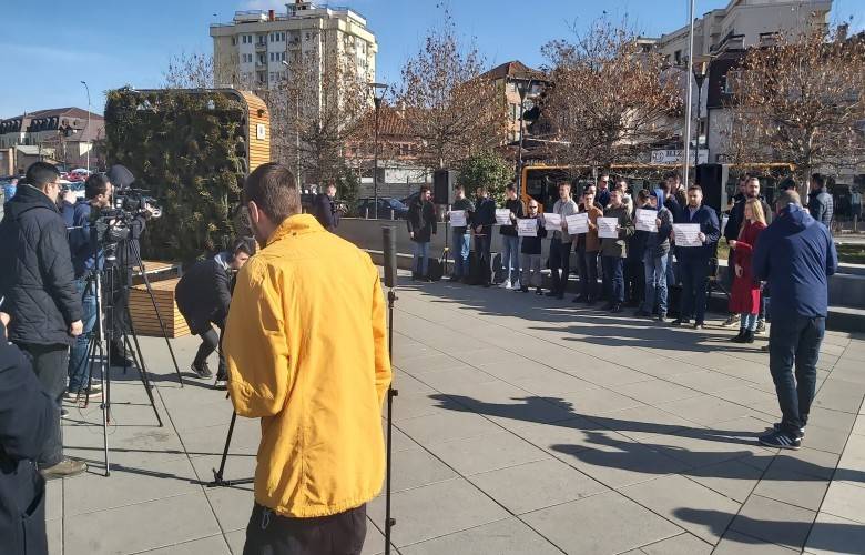 PDK Gençleri Meclis Önünde Eylem Yapıyor