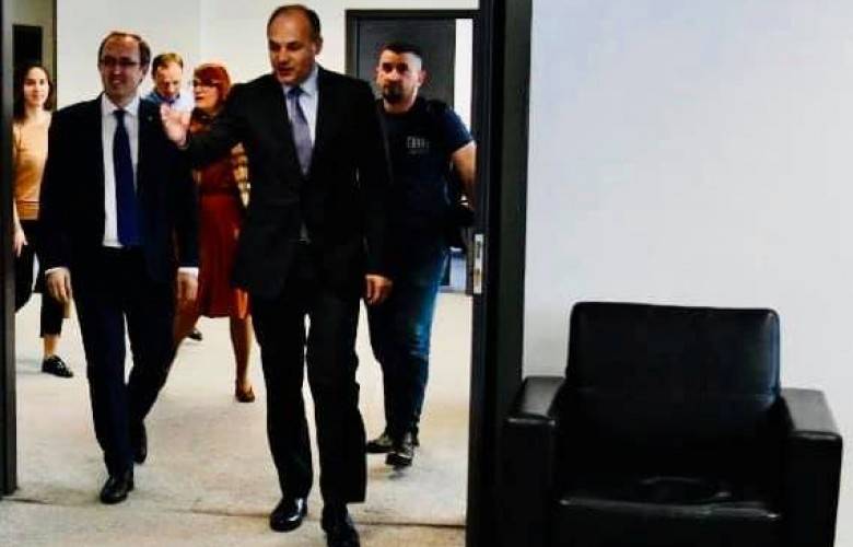 Başbakan Yardımcısı Hoxhaj Görevini Hoti’ye Devretti