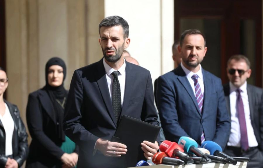 Kurti ve LVV, Osmani'nin Siyasi Olarak Ortadan Kaldırılmasını Hedefliyor