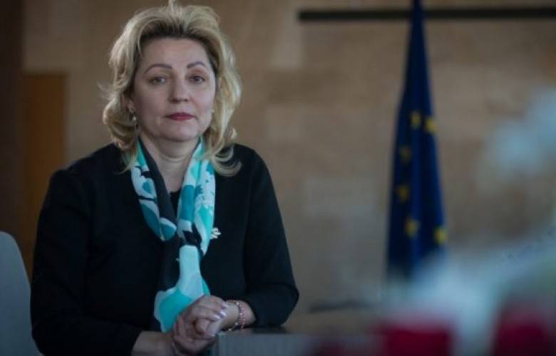 Apostolova, Bütçenin Onanmasını Selamladı