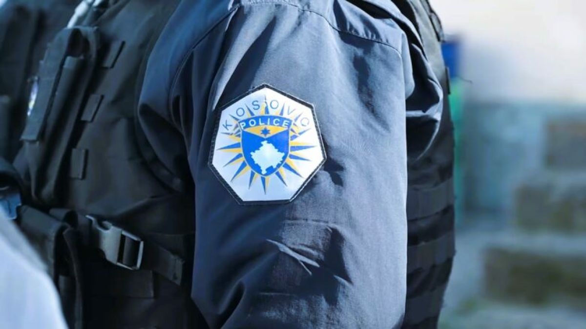 Kuzey Mitroviça'da Polis Üniforması Giyen Bir Kişi Gözaltına Alındı