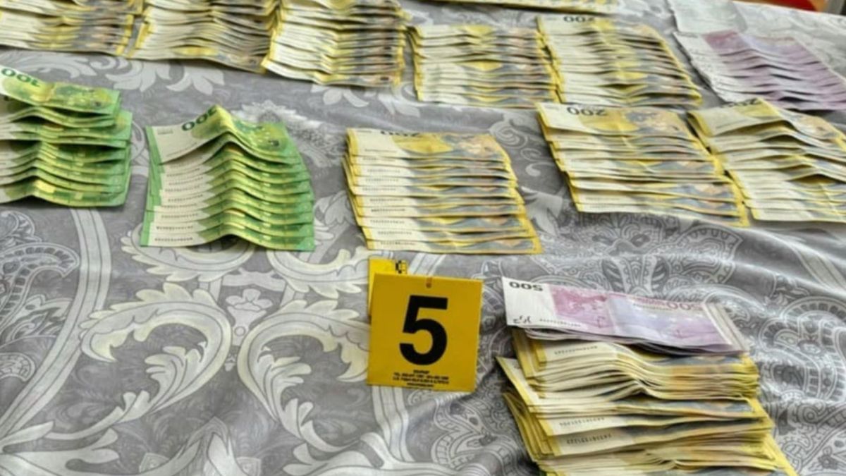 Casusluktan Şüphelinin Evine Polis Baskını
