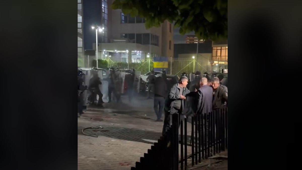 Kosova Meclisi Önündeki Protestoda Gerginlik