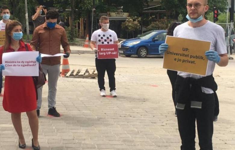 Üniversite Öğrencileri Eğitim Bakanı’nı Protesto Ettiler