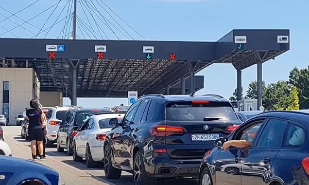 Sınır Kapılarında Yoğunluk Yok: Bekleme Süreleri 3-5 Dakika