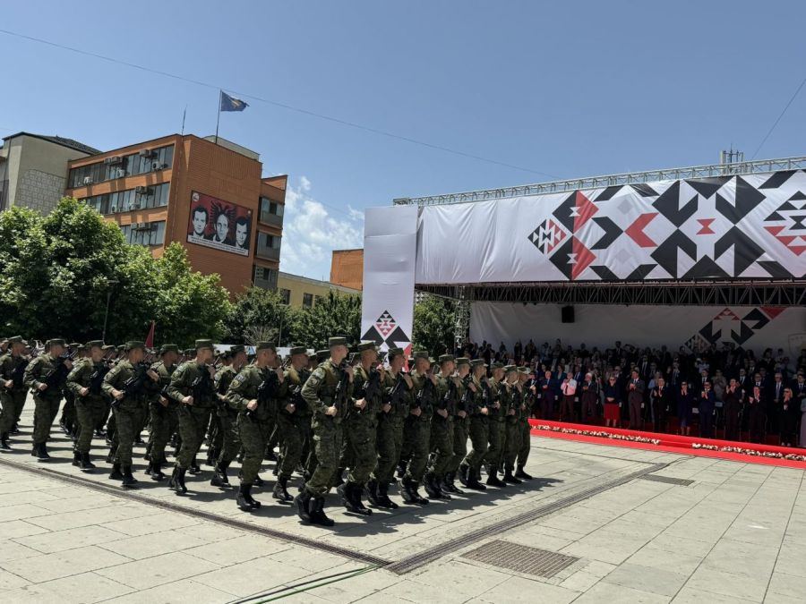 KGG ve Kosova Polisi Birimlerinden Duygu ve Gurur Verici Geçit Töreni