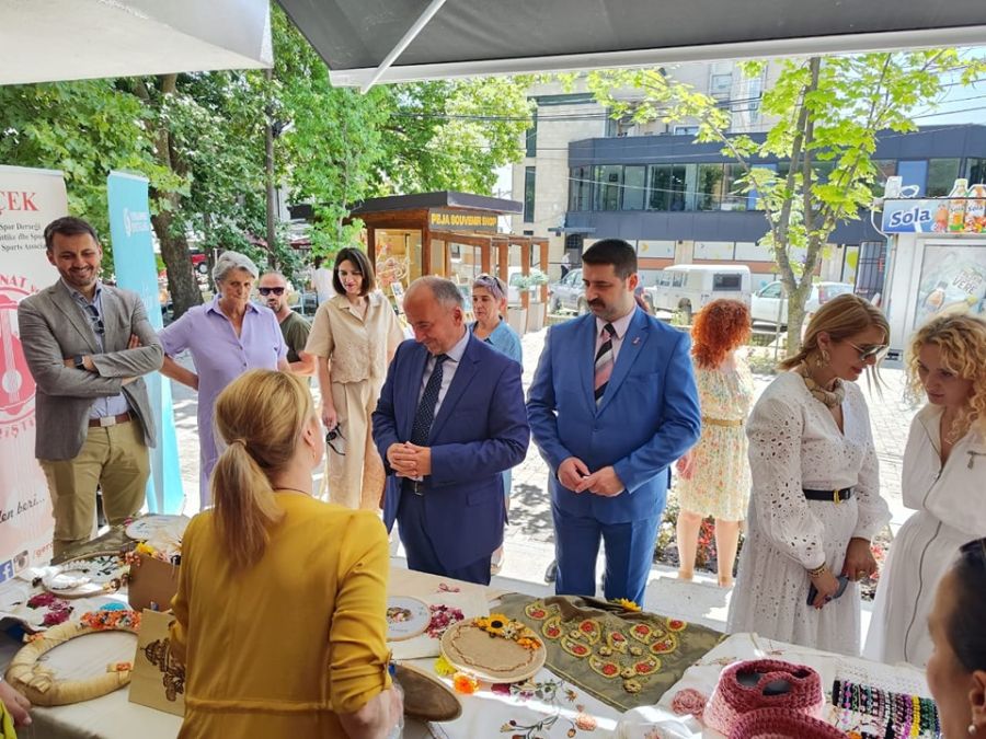 “ Gerçek” Derneği, İpek’teki Sergiye El İşleriyle Katıldı