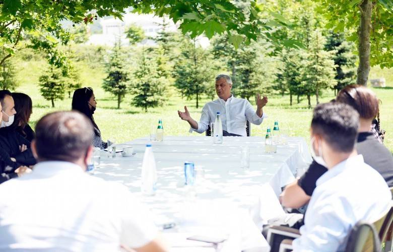 Thaçi, Prizren’de Tüm Topluluklar Öğrencileriyle Sohbet Etti