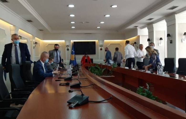 Bakan Veliu,  Komisyona Rapor Sunamadı