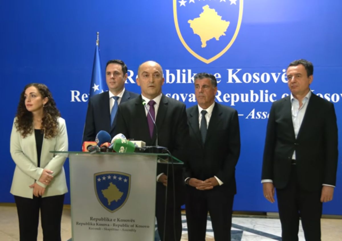 Kurti’den PDK’ya Yeni Şart: Sejdiu İçin Oy Sözü Verilirse Özel Mahkemeler Yasası Oylanacak