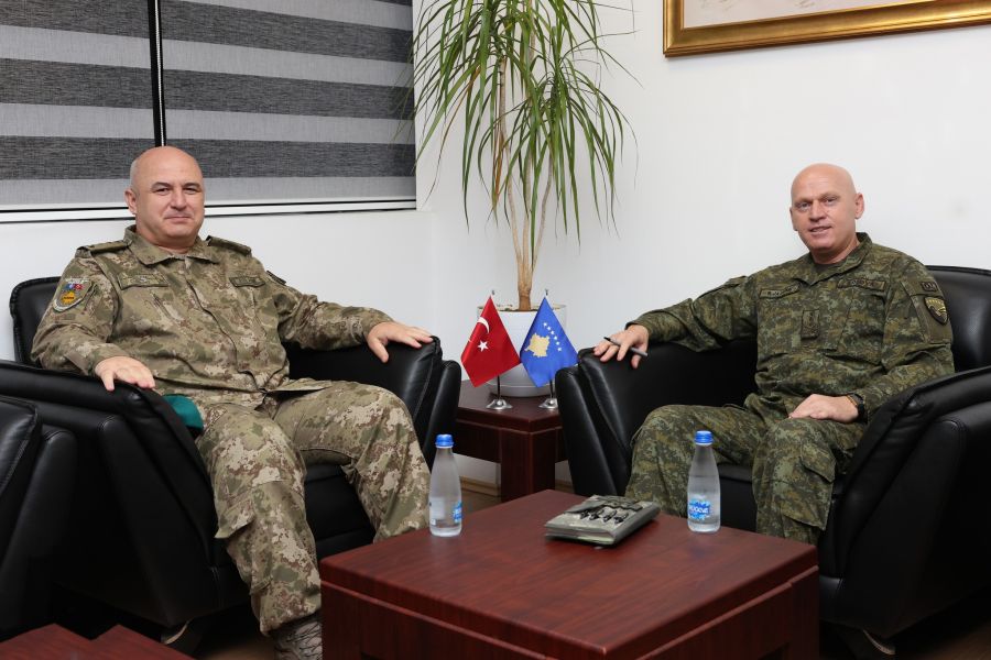 KGG Komutanı ve Türk Temsil Heyeti Başkanı Görüştü