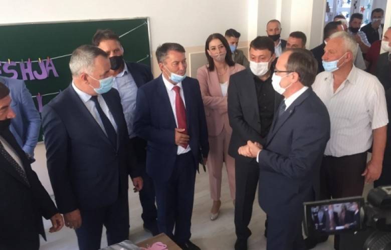 Hoti, Öğrenci ve Öğretmenlerden Azami Özen İstiyor