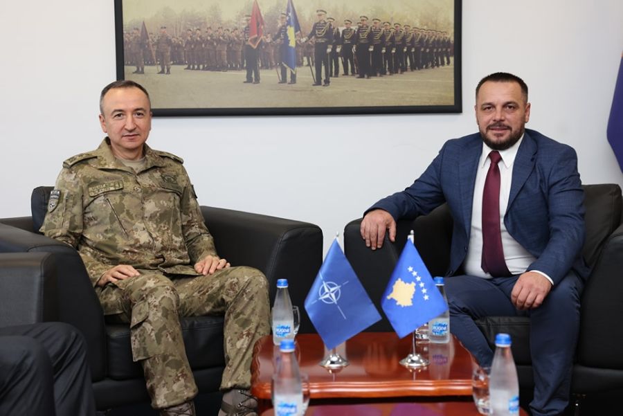KFOR Komutanından  Bakan Maqedonci’ye Veda Ziyareti