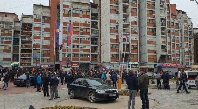 Ülke Kuzeyinde Sırpların Protestosu Başladı
