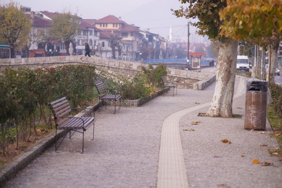 Prizren Yeni Banklar ve Çöp Kutularına Sahip Oldu