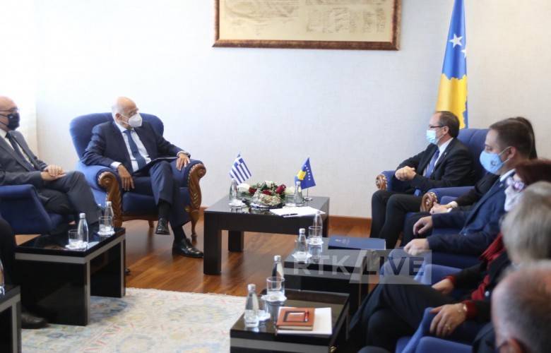 Hoti,  Dendias’ı Kabul Etti