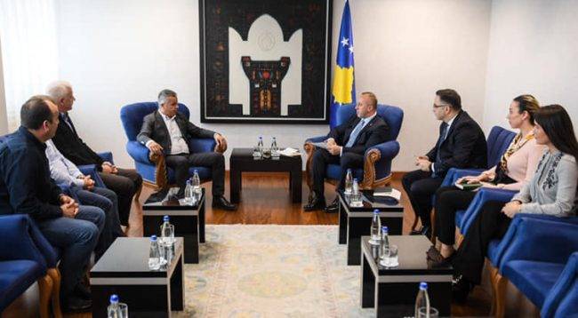Haradinaj, Kuzeydeki Arnavut Temsilcilerle Görüştü