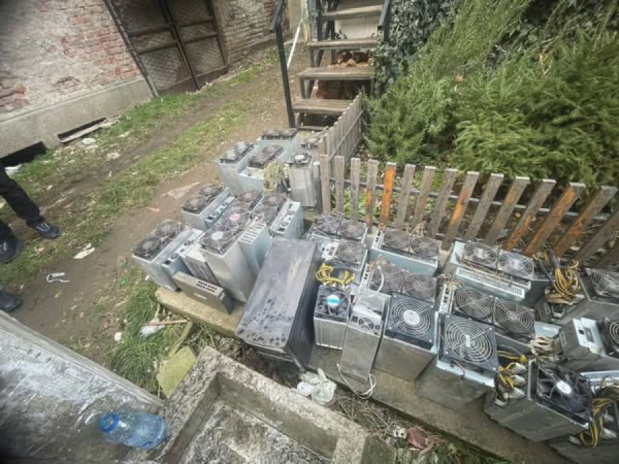 Mitroviça'nın Kuzeyinde Silah ve Kripto Para Üretimi Ekipmanları 