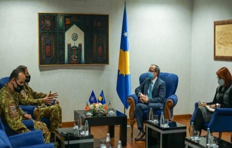 Hoti,  KFOR’un Yeni Komutanı’nı Kabul Etti