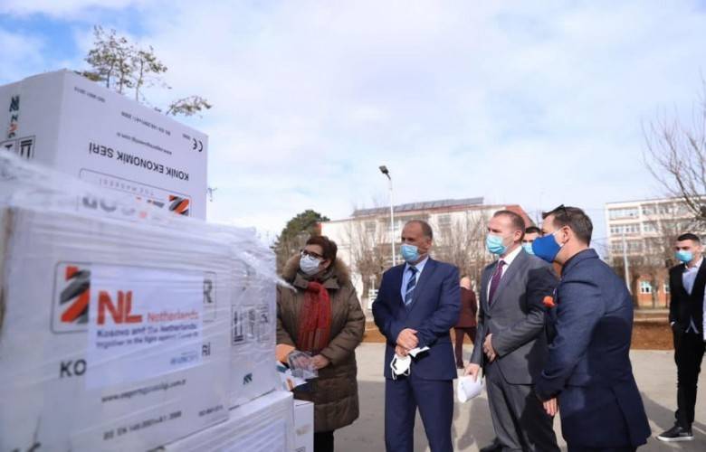 QKUK’a 38.000 Maske ve 15.500 Koruyucu Elbise
