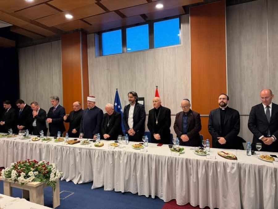 Rama, Katedralde İftar Verdi!?