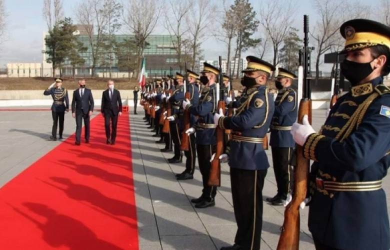 İtalya Savunma Bakanı Priştine’de