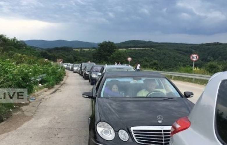 Kosova’dan Çıkışlarda 1 Saat Bekleniyor